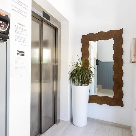 Uptown Urban (adults Only)