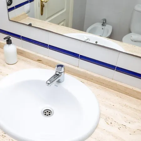 Uptown Urban (adults Only) 코라레호